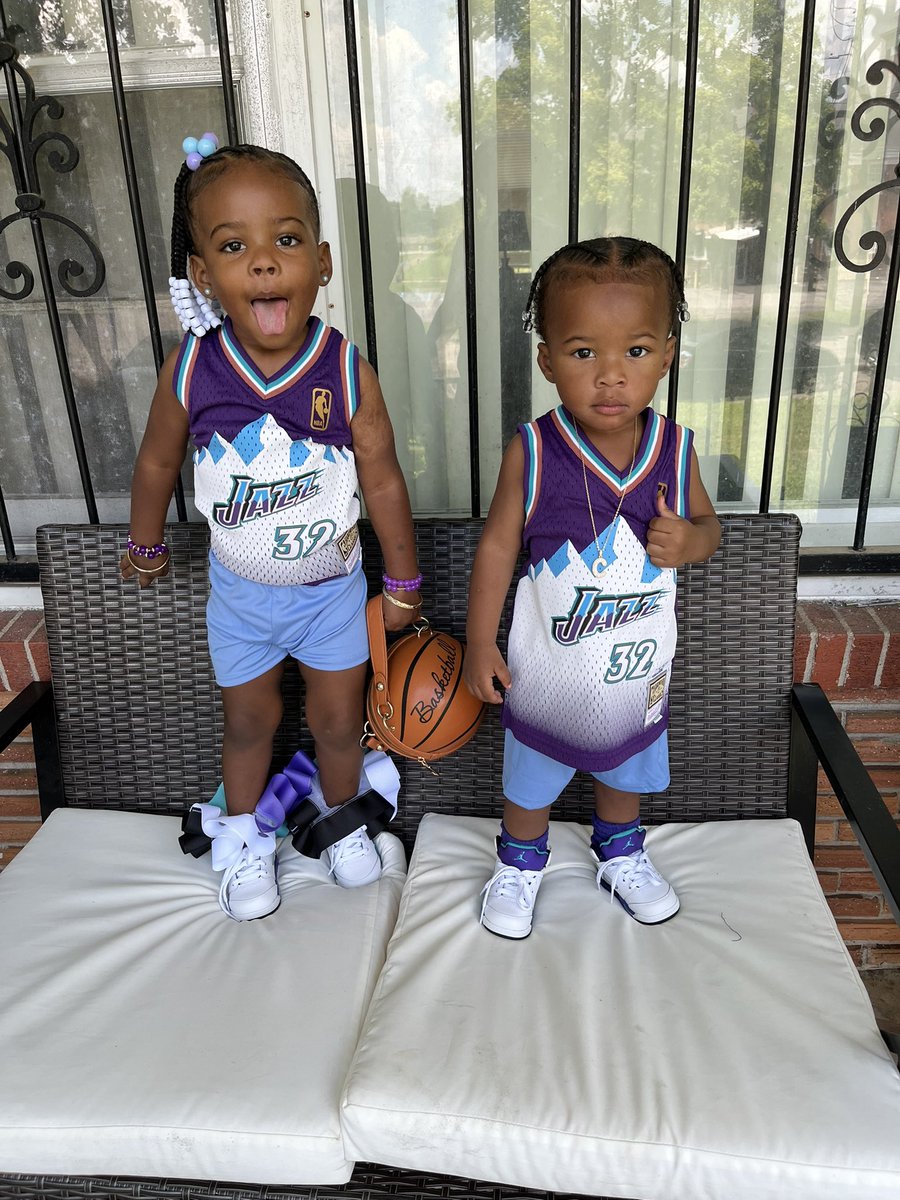 jayladayoungan's tweet photo. grind thru the winter shine thru the summer ⛹🏽♂️🏀💜
#happy4thofjuly #LitCrew https://t.co/Bv4LfMeeLY
