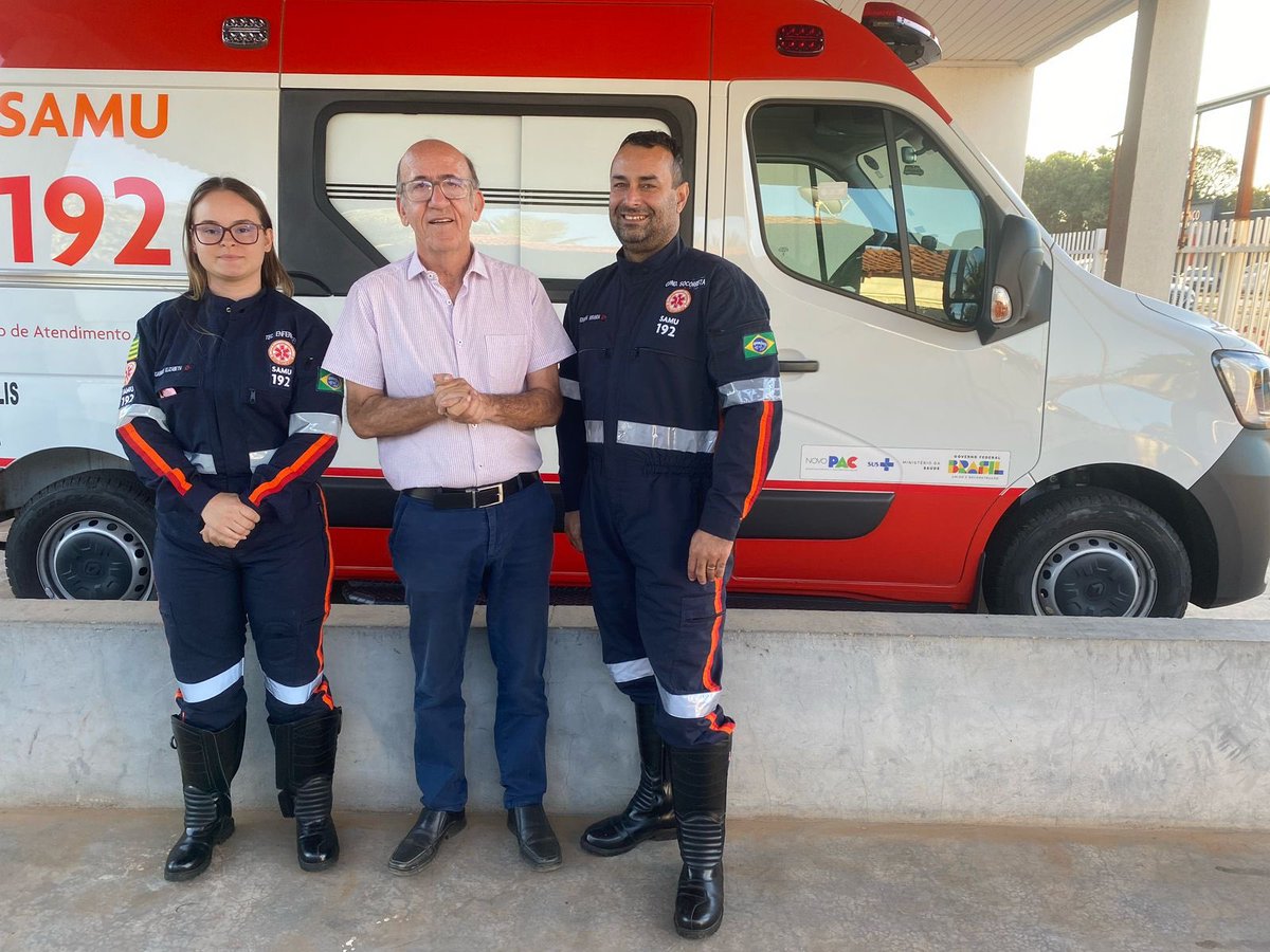 📍🇧🇷Fiz questão de visitar a unidade do SAMU de Firminópolis para expressar o meu reconhecimento pelo excelente trabalho realizado no município e região. O SAMU 192 é um programa do governo federal coordenado pelo presidente Lula.