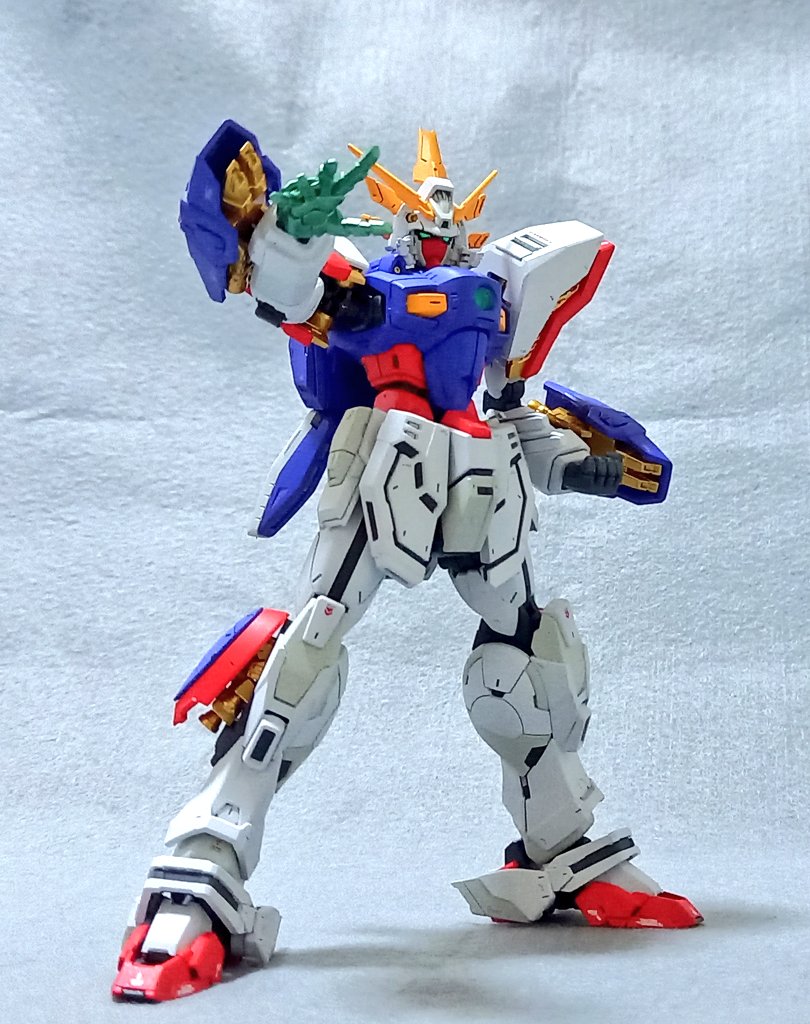 Gdb42Gh's tweet image. RG シャイニングガンダム、完成しました！

ストレートに組み、全塗装で仕上げました。