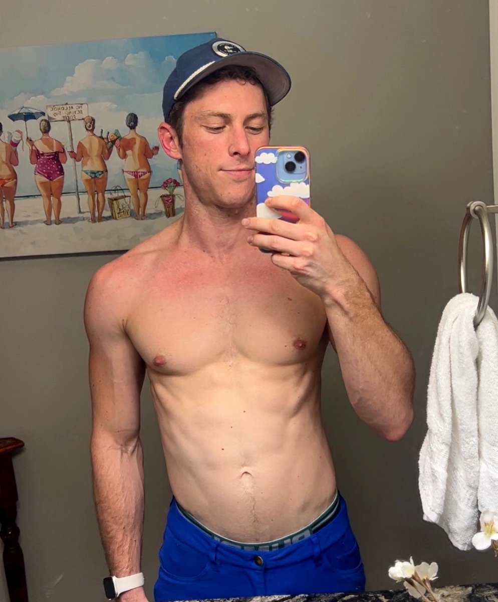 Wearing blue shorts was pretty much the extension of my festive energy today 🧢