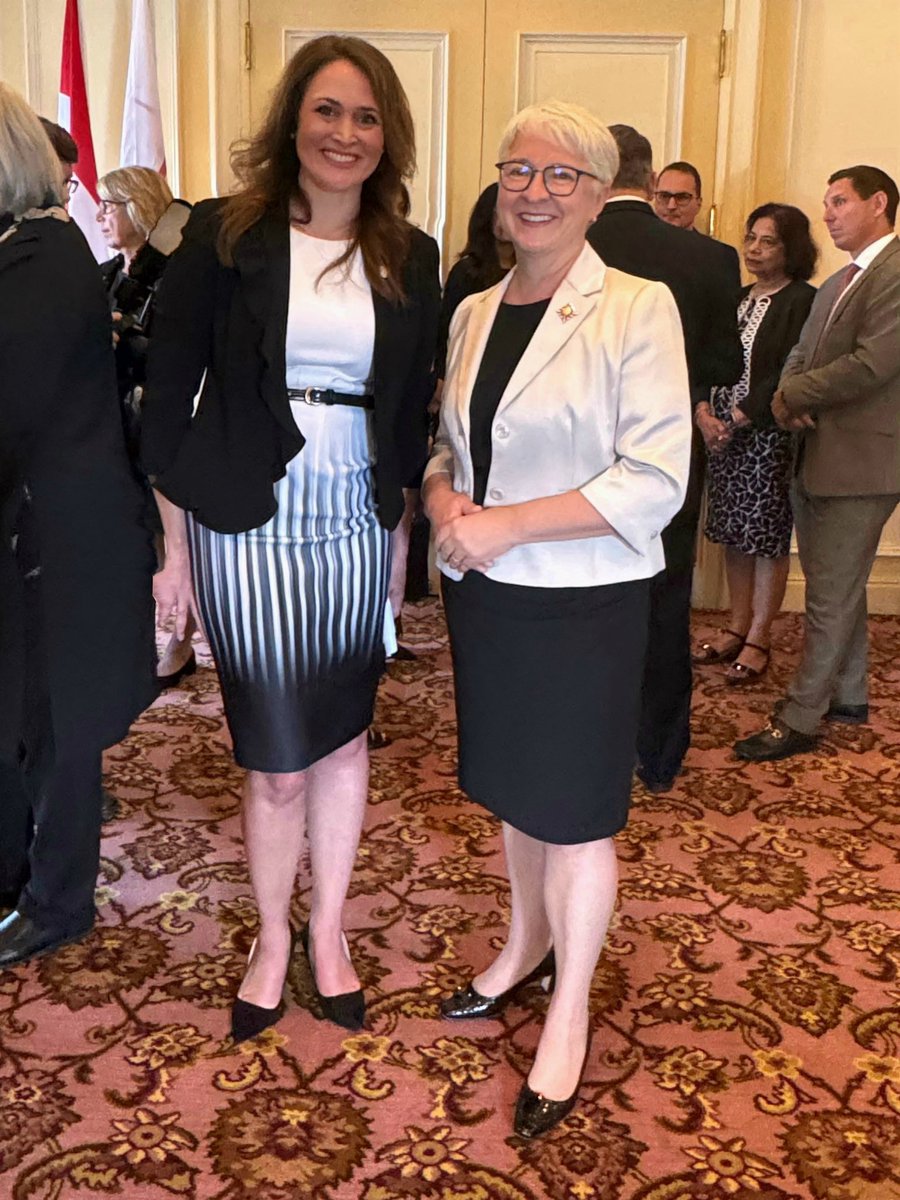 BriscoeClass's tweet image. It was special to meet the Honourable @LGOntario during the Ontario Gathering with His Royal Highness, the Duke of Edinburgh @dukeofedcanada. 
Her authenticity and deep commitment to inclusive education are truly inspiring. Grateful for her leadership &amp;amp; meaningful conversations.