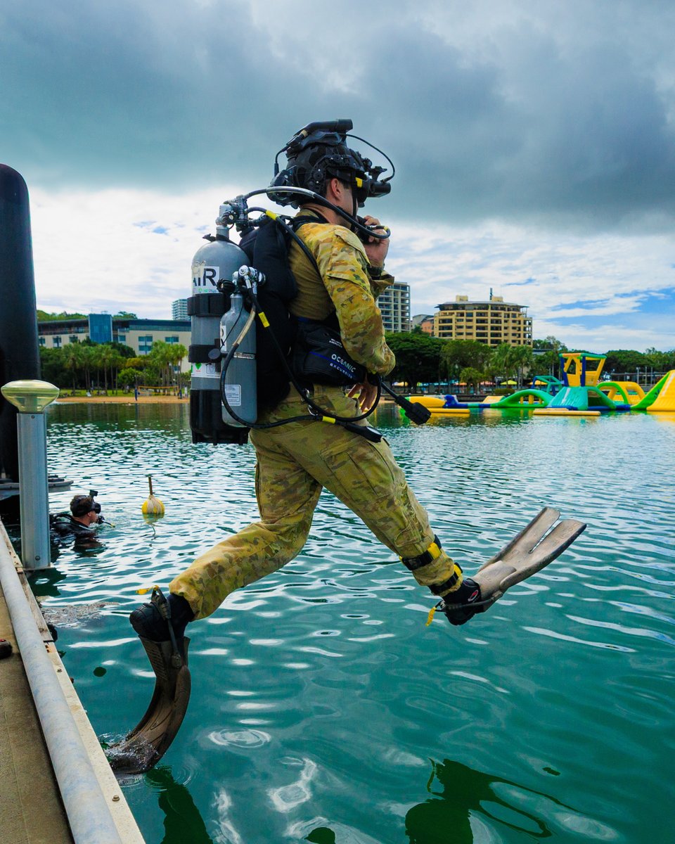 AustralianArmy's tweet image. Introducing: The Aqua Dig ๐คฟ๐โโ๏ธ
The Aqua Dig has new features including the ability to breathe under water and swim faster than your average digger*.
*All diggers need to be upgraded with oxygen tank and flippers.
๐ธ CPL Madhur Chitnis