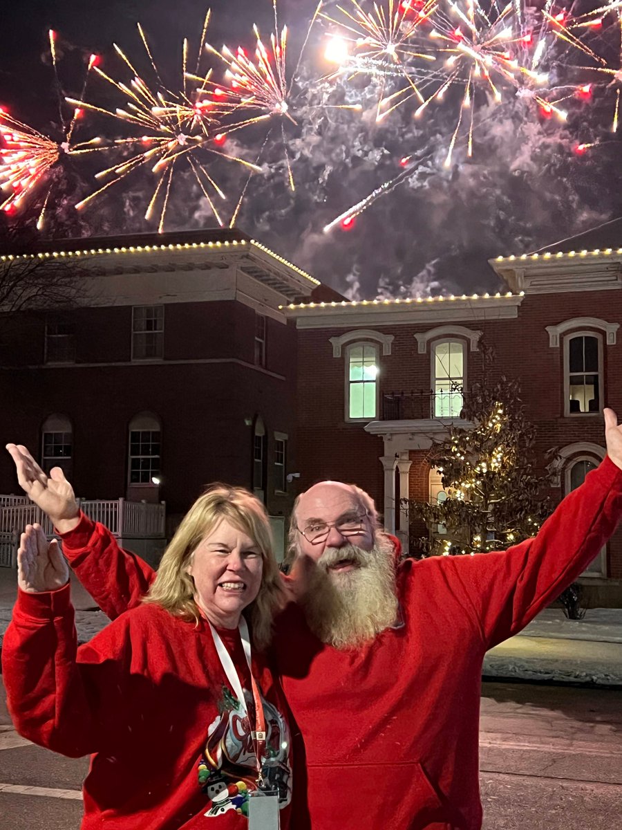 CastleNoel's tweet image. Happy #4thofJuly, everyone! Let’s celebrate with joy and gratitude. Grab your sparklers and enjoy every moment. We shine brighter together. May the night be filled with laughter and a sprinkle of patriotism. #GodBlessAmerica! ❤️🤍💙 #FourthOfJuly
Photo Credit: Brent Veverka Media