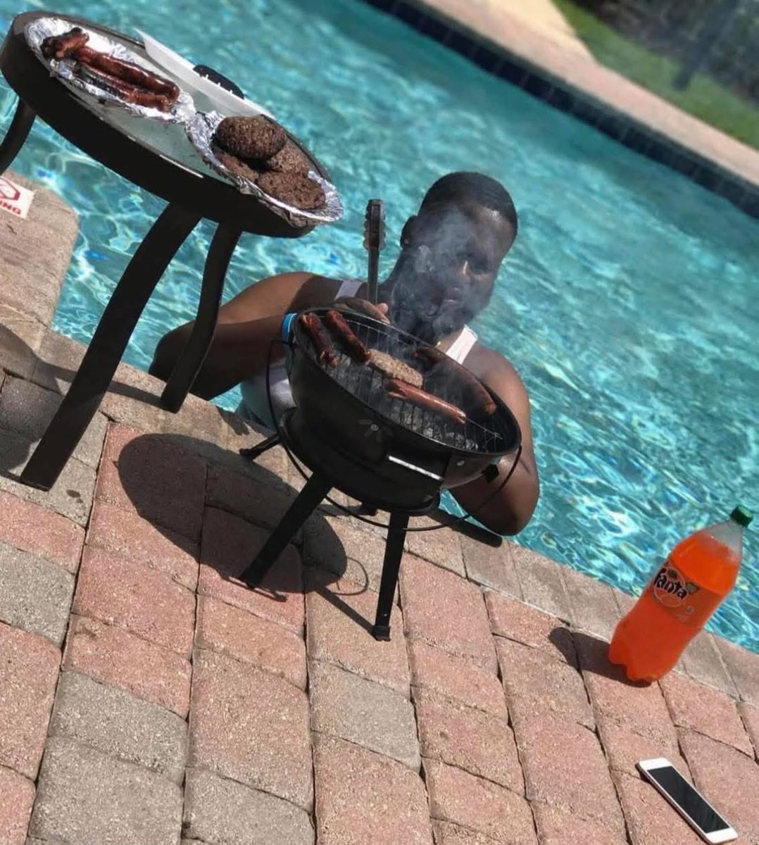 97Vercetti's tweet image. me enjoying my 4th alone cuz I done fell out with everybody 😂