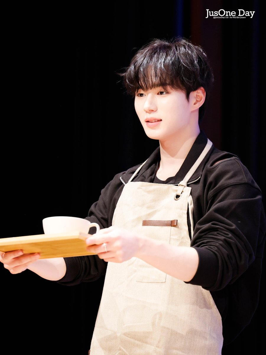 JusOneDay1120's tweet image. 250315 μΌλ³Έ ν¬μΈ π HQ 4K
μ»€νΌ ν μ ν λμ
#κΉμ€μ #KIMJUNSEO
#μμμ΄ #WEi #BOYS2PLANET #보μ΄μ¦2νλλ
#μ€λλ_μ€μλ₯Ό_κΌ_μμν΄