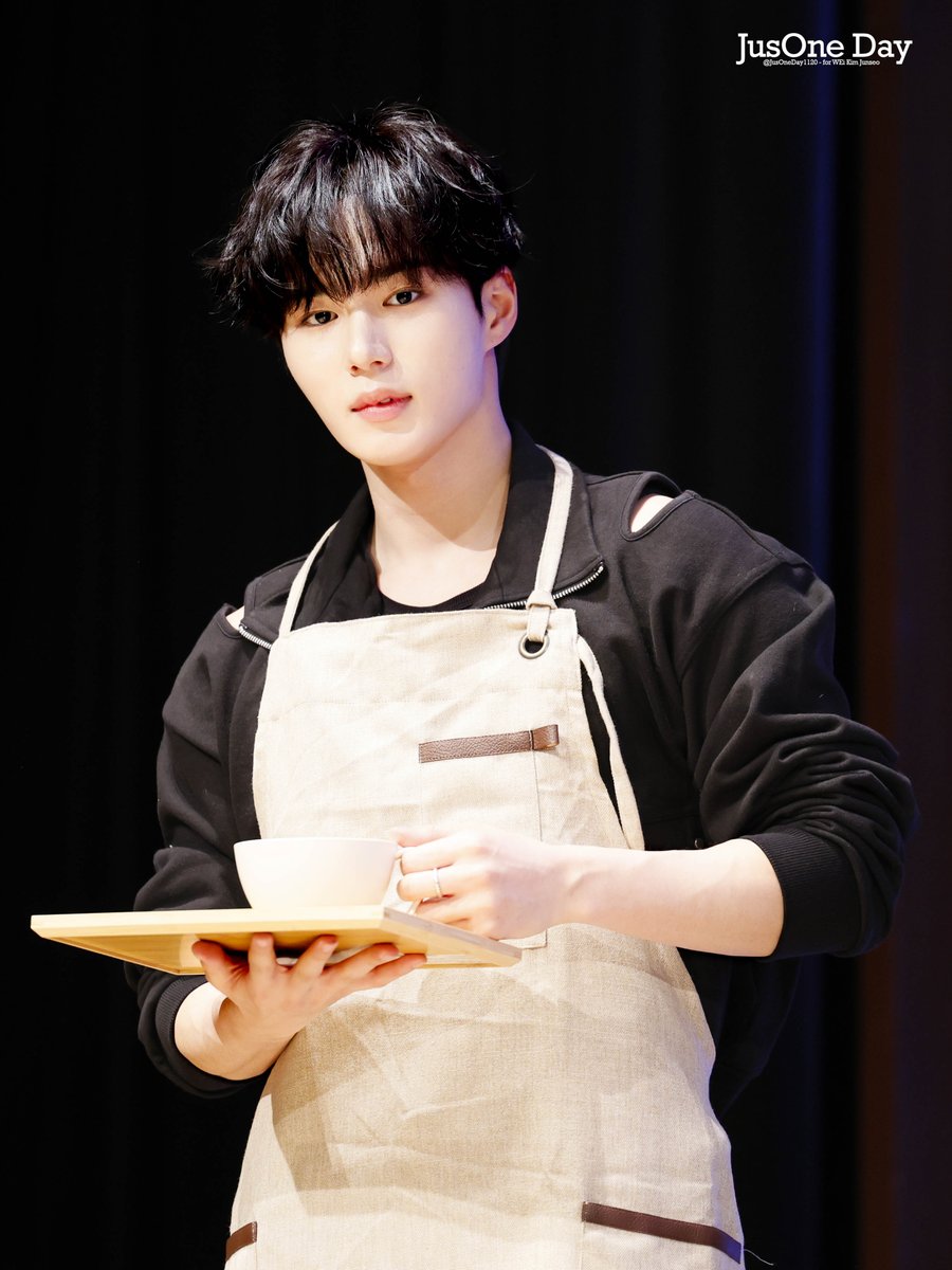 JusOneDay1120's tweet image. 250315 μΌλ³Έ ν¬μΈ π HQ 4K
μ»€νΌ ν μ ν λμ
#κΉμ€μ #KIMJUNSEO
#μμμ΄ #WEi #BOYS2PLANET #보μ΄μ¦2νλλ
#μ€λλ_μ€μλ₯Ό_κΌ_μμν΄