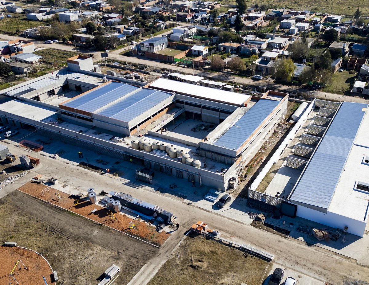 Juan José Mussi (@jjosemussi) on Twitter photo Avanzamos con la construcción del Polo Educativo Integral del Barrio Once, El Pato. Gracias, Gobernador <a href="/Kicillofok/">Axel Kicillof</a>, por continuar con las obras.
Financiamiento provincial.
Incluye una Secundaria, una Primaria, un Jardín de Infantes, un SUM, una plaza y un circuito deportivo. Avanzamos con la construcción del Polo Educativo Integral del Barrio Once, El Pato. Gracias, Gobernador <a href="/Kicillofok/">Axel Kicillof</a>, por continuar con las obras.
Financiamiento provincial.
Incluye una Secundaria, una Primaria, un Jardín de Infantes, un SUM, una plaza y un circuito deportivo.