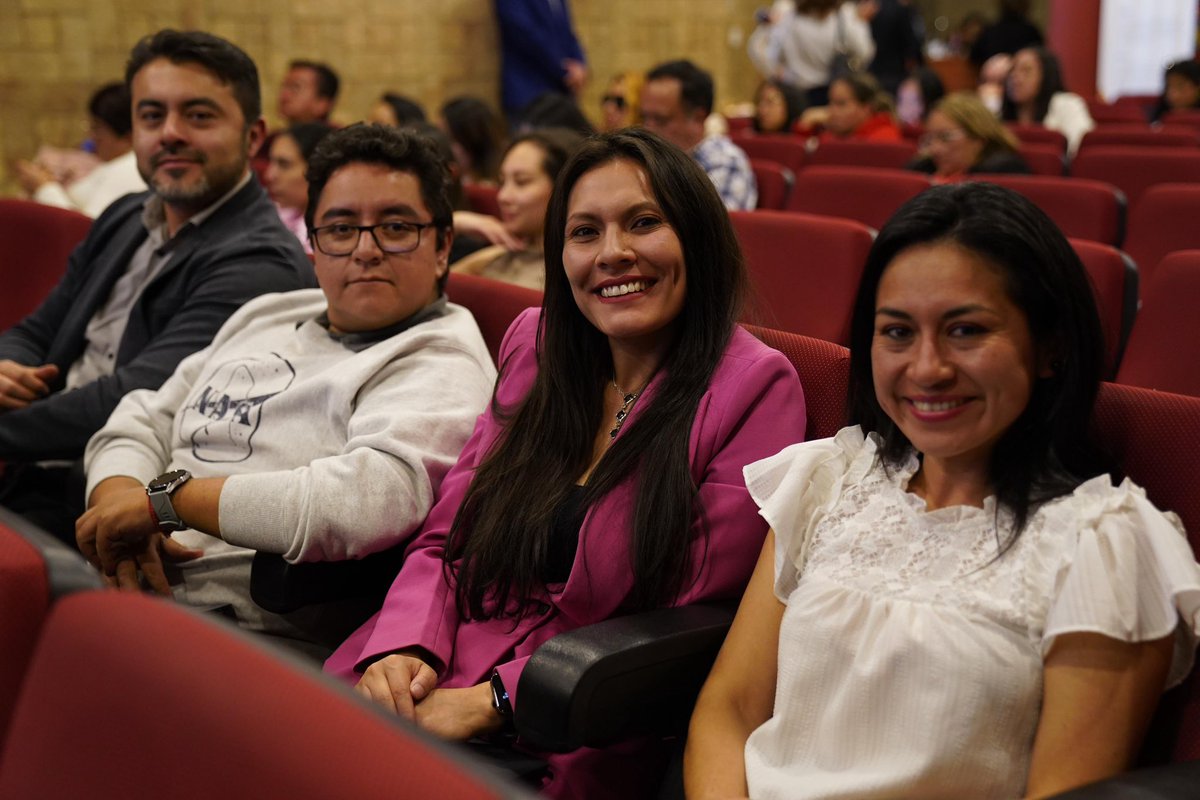 Inclusión Ecuador 🇪🇨 (@inclusionec) on Twitter photo ¡Seguimos fortaleciéndonos para servir mejor! 🤝
Con el liderazgo del ministro <a href="/haburbano/">Harold Burbano</a>, concluimos la Jornada de Capacitación para el Nivel Jerárquico Superior del #MIES, un espacio para reforzar liderazgo, estrategias y compromiso.
Más capacidad para garantizar una atención ¡Seguimos fortaleciéndonos para servir mejor! 🤝
Con el liderazgo del ministro <a href="/haburbano/">Harold Burbano</a>, concluimos la Jornada de Capacitación para el Nivel Jerárquico Superior del #MIES, un espacio para reforzar liderazgo, estrategias y compromiso.
Más capacidad para garantizar una atención