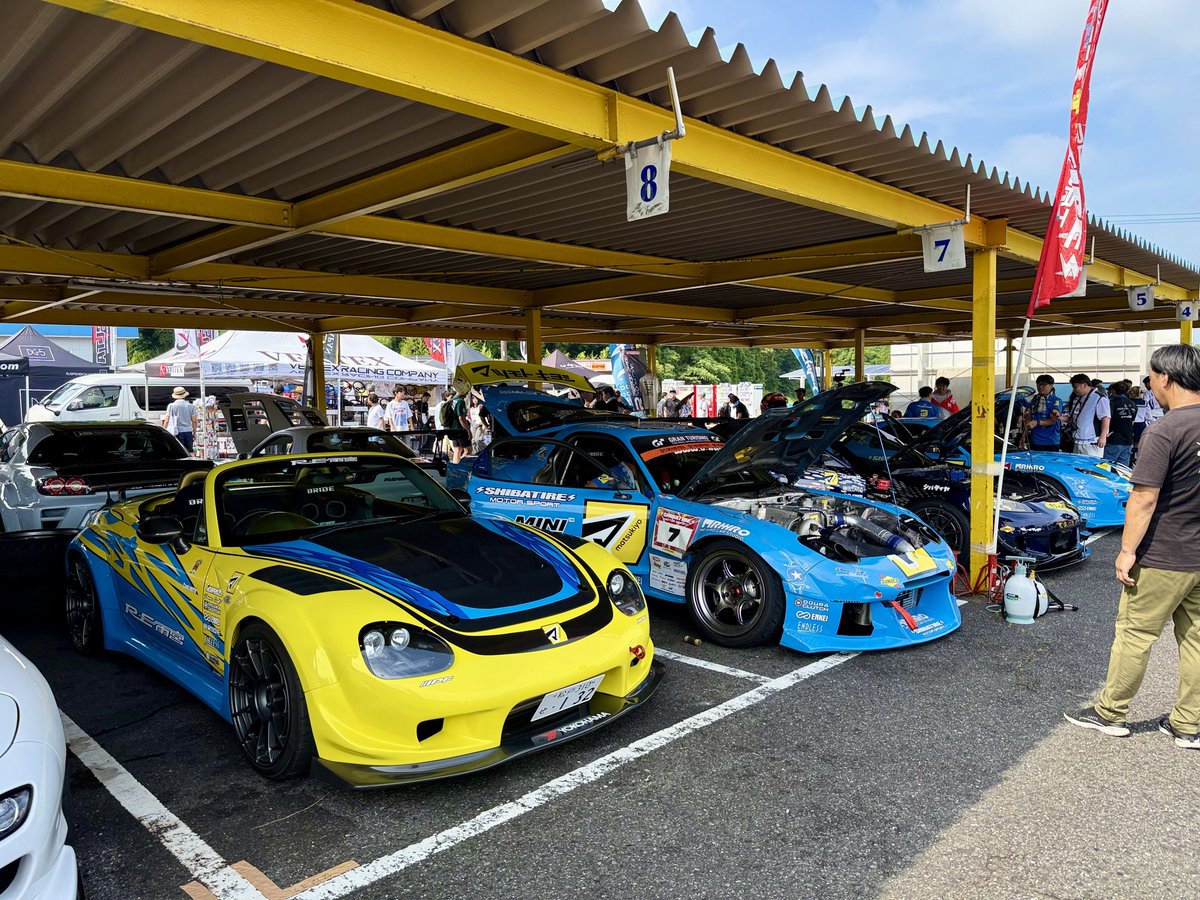 今日はロータリーミーティングに来てます。茂原サーキットは初めて来た。
ロータリーは詳しくは無いけど大好きだから嬉しいな
尚、本日で聴力を失う予定となっております。。。