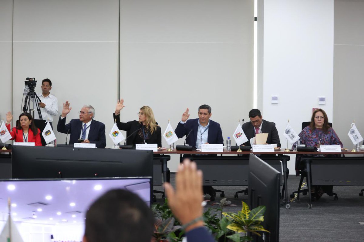 Bernardo Rodríguez Alamilla (@fiscaloaxaca) on Twitter photo Participamos en la 52 Asamblea Plenaria de la Conferencia Nacional de Procuración de Justicia, encabezada por el Fiscal General de la República (<a href="/FGRMexico/">FGR México</a> ), Alejandro Gertz Manero, en la que al lado de los 32 Fiscales estatales del país propusimos diversas reformar al Código Participamos en la 52 Asamblea Plenaria de la Conferencia Nacional de Procuración de Justicia, encabezada por el Fiscal General de la República (<a href="/FGRMexico/">FGR México</a> ), Alejandro Gertz Manero, en la que al lado de los 32 Fiscales estatales del país propusimos diversas reformar al Código