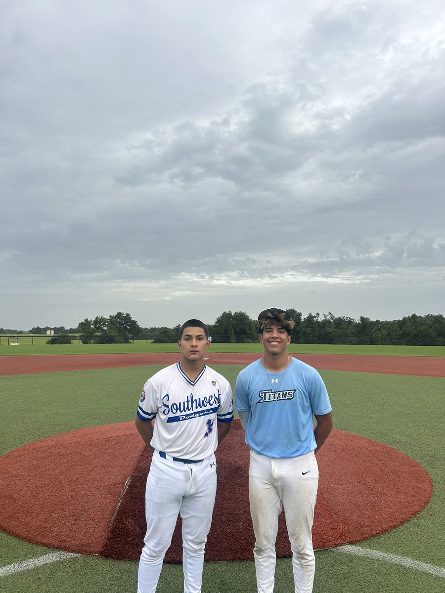 Results Baseball Tournaments (@rb_tournaments) on Twitter photo RBTournaments.com
30+ College Coach Showcase Tournament‼️
Titans National-Fetchel
🆚
Southwest Dodger
PoG🏆:
🥇John Salas (<a href="/johnnn_salasss/">John Salas</a> ): 5 IP, 4H, 6Ks, 1R
🥇Alec Reyes (<a href="/AlecRey16/">Alec Reyes</a> ): 2-3, 2B, 1 RBI RBTournaments.com
30+ College Coach Showcase Tournament‼️
Titans National-Fetchel
🆚
Southwest Dodger
PoG🏆:
🥇John Salas (<a href="/johnnn_salasss/">John Salas</a> ): 5 IP, 4H, 6Ks, 1R
🥇Alec Reyes (<a href="/AlecRey16/">Alec Reyes</a> ): 2-3, 2B, 1 RBI