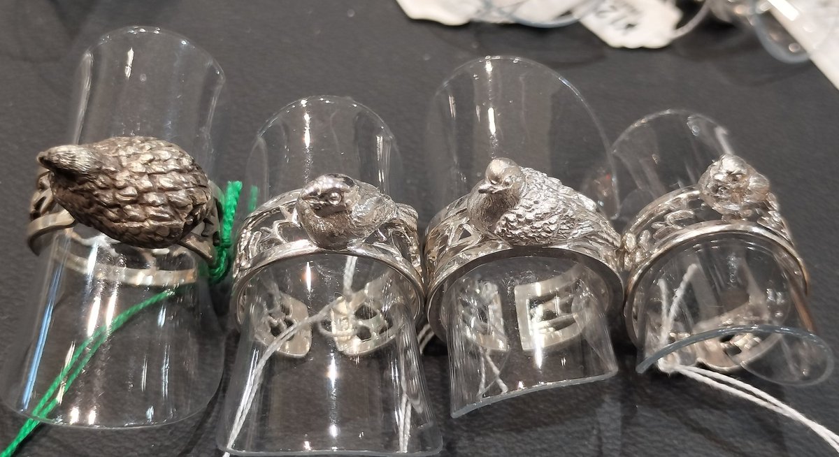 沢山のお客様と楽しくおしゃべりしているうちに #小鳥ガーデン も折り返してました。
残りあと３日、足跡シリーズも種類増えたので是非見に来て下さいね！