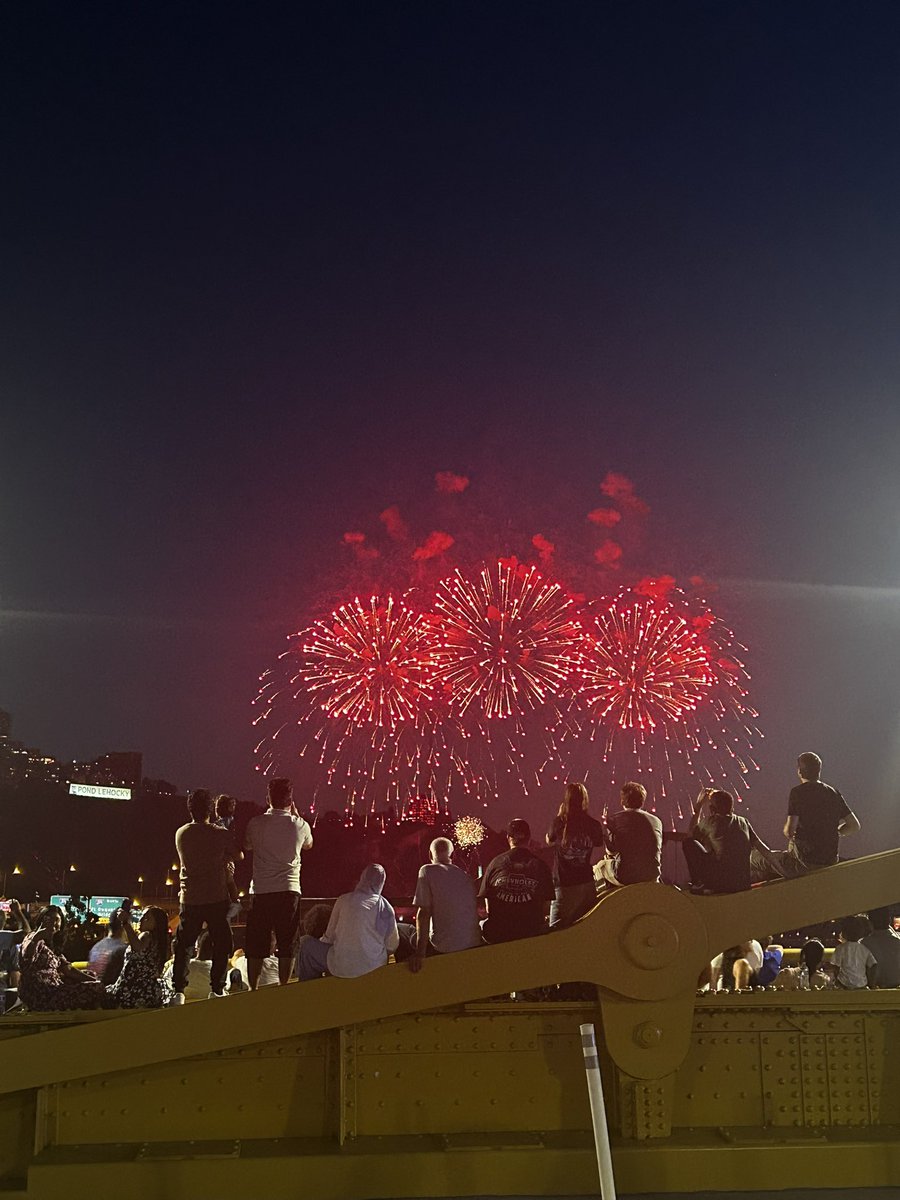 Alex_something_'s tweet image. Pittsburgh!