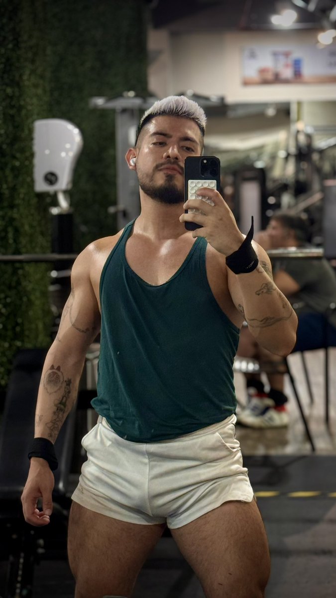 thonynel's tweet photo. 💪🏼💪🏼 https://t.co/zal3PlGCaq