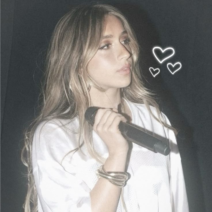 MockingJules_'s tweet image. Why could there be no images of Tate and em?