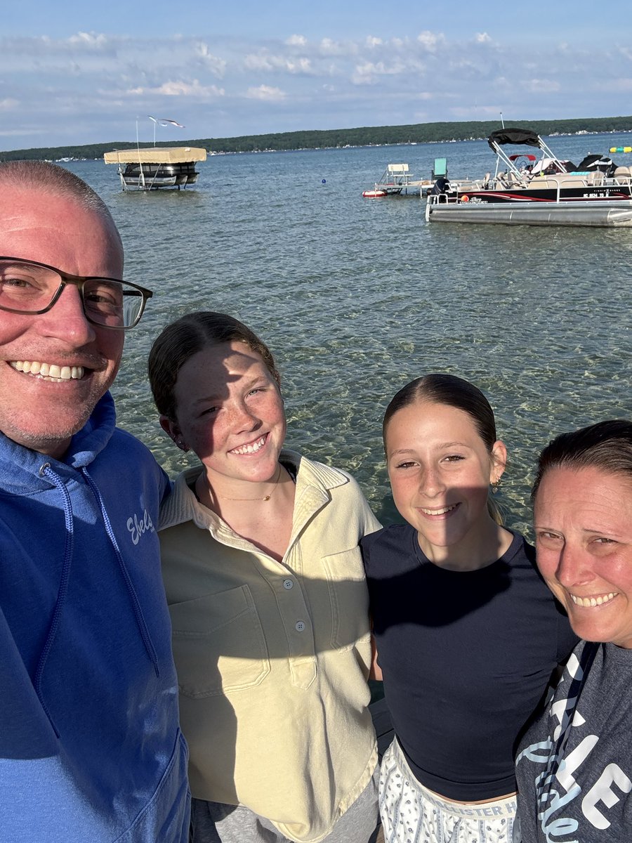 hubbardbradford's tweet image. Independence Day! Said goodbye to Higgins Lake with the #HubbardSisters this morning, made the trek home, knocked out day 💯 on the @onepeloton, and now settled in for a night at home. Have a happy and safe 4th, all! #makeitmatter #dadisthebesttitle @PureMichigan