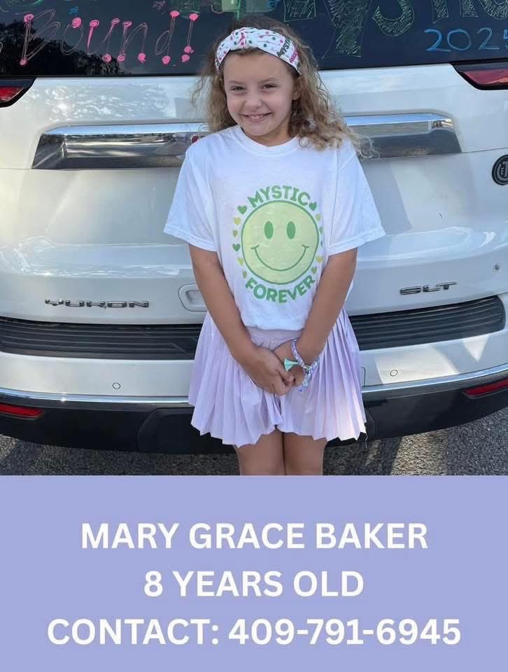 Chrissi16228964's tweet photo. These are some of the missing campers from Camp Mystic. Please help share these photos. #PrayForKerrCounty. https://t.co/sRLBUL2iaD