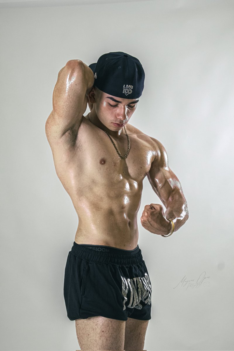 Magnum_opus97's tweet photo. Una más 📸

#gimnasio #gym #fitness #fit #workout #training #fitnessmotivation #gymmotivation #motivacion #sport #bodybuilding #motivation #personaltrainer #fuerza #gymlife #photography #photo #foto #photographer #canonfotografia #fotografo #canon  #streetphotography #pic #photos https://t.co/XAQBRlBP2v