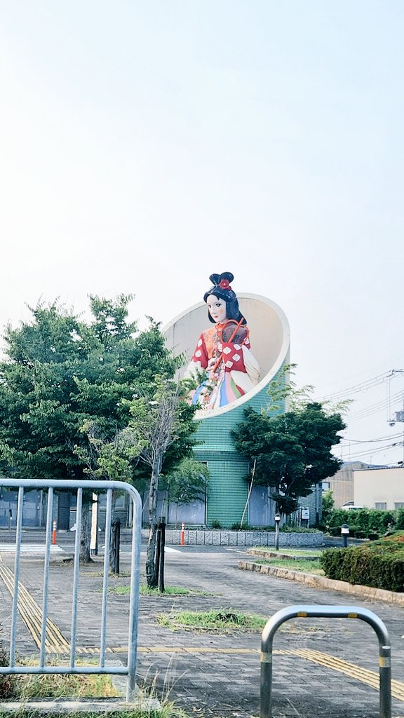 巨美人発見。