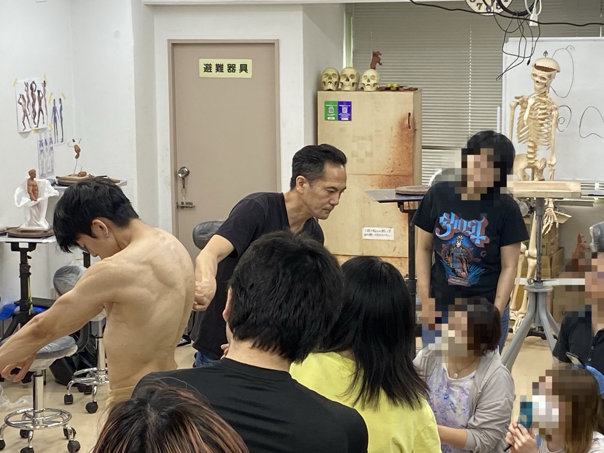 🕺ダイナミックフィギュア　2日目💃
今日はモデルにmasayaさん(<a href="/_msyart/">masaya</a>)をお迎えしております👏

実際に動いていただきながら
片桐先生の解説が入ります✨

今回はダイナミックポーズで、
長時間同じポーズだと大変なので
部分部分で気になる箇所をモデルさんに確認させていただく流れで行います💪