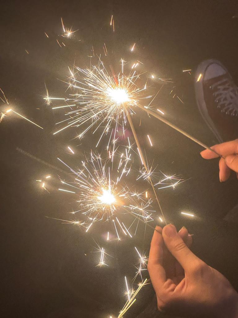 hoo1ede1i's tweet image. happy one year of estrogen to me death to America