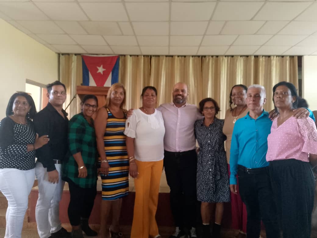 DME Candelaria (@cristin67936484) on Twitter photo Se reconoce la labor realizada de los resultados alcanzados para la Educación Superior ,a la directora de la #DGECandelaria en el Seminario de Preparación para el nuevo curso escolar 2025-2026
#ArtemisaJuntosSomosMás
<a href="/DMECandelaria/">Maria del C. Palacios Ramos</a>
<a href="/EduArtemisa/">DPEArtemisa</a>
<a href="/yarobyalvarez/">Director Provincial Educación Artemisa</a> Se reconoce la labor realizada de los resultados alcanzados para la Educación Superior ,a la directora de la #DGECandelaria en el Seminario de Preparación para el nuevo curso escolar 2025-2026
#ArtemisaJuntosSomosMás
<a href="/DMECandelaria/">Maria del C. Palacios Ramos</a>
<a href="/EduArtemisa/">DPEArtemisa</a>
<a href="/yarobyalvarez/">Director Provincial Educación Artemisa</a>