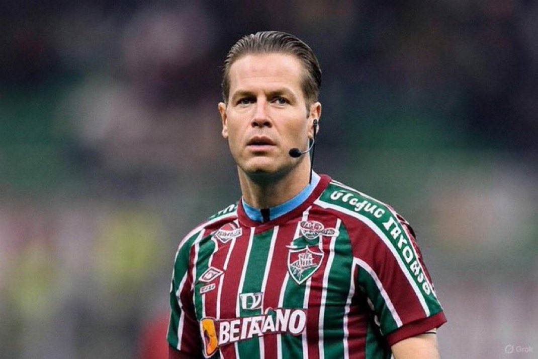 مشعل إبراهيم (@meshalvic) on Twitter photo <a href="/nocontextfooty/">Out Of Context Football</a> Nós investimos nosso dinheiro nos jogadores e eles investem o dinheiro deles no árbitro 😂 <a href="/nocontextfooty/">Out Of Context Football</a> Nós investimos nosso dinheiro nos jogadores e eles investem o dinheiro deles no árbitro 😂