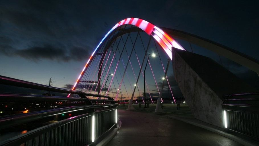 Hennepin's tweet image. The Lowry Bridge shines red, white, and blue tonight for Independence Day.