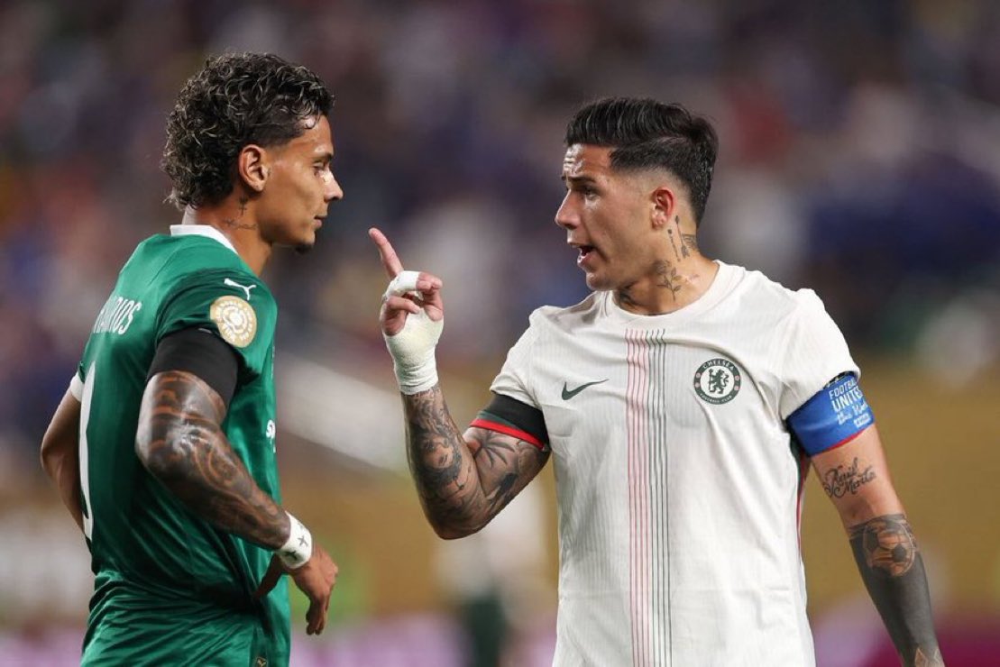 “Tengo VIH” 

Enzo fernández encaró a Richard Rios 🔥🇦🇷