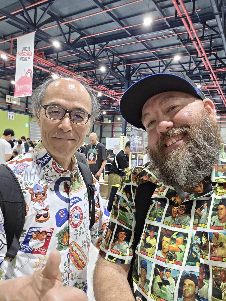 kbocollections's tweet image. Of course I ran into a Cubs fan and collector from Japan @onemillioncubs 😅