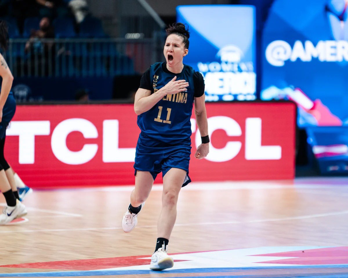 Gran triunfo de Argentina!!! Las chicas se clasificaron para competir por un lugar en el Mundial! Ahora toca Brasil en semifinales!!! Vamos las pibas!!! 💪💪👏👏