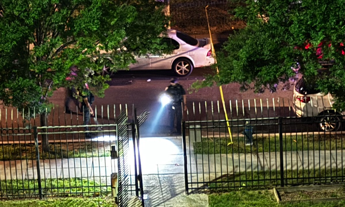 killmoenetwork (@killmoenetwork) on Twitter photo SHOOTING WITH MULTIPLE CASINGS FOUND IN SOUTHEAST 
Multiple police officers responded to a shooting incident in the 1000 block of 14th Street Southeast. Approximately 30 shots were heard, and multiple casings were found. Thankfully, no injuries were reported. SHOOTING WITH MULTIPLE CASINGS FOUND IN SOUTHEAST 
Multiple police officers responded to a shooting incident in the 1000 block of 14th Street Southeast. Approximately 30 shots were heard, and multiple casings were found. Thankfully, no injuries were reported.