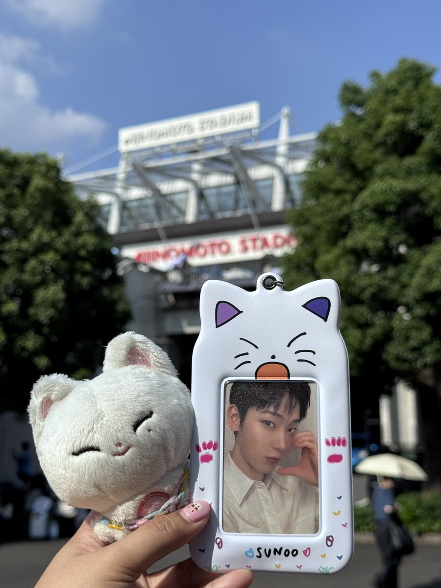 Braving the heat for Enhypen, but at least I got Sunoo photocards 🫶

#WALKTHELINE_IN_JAPAN