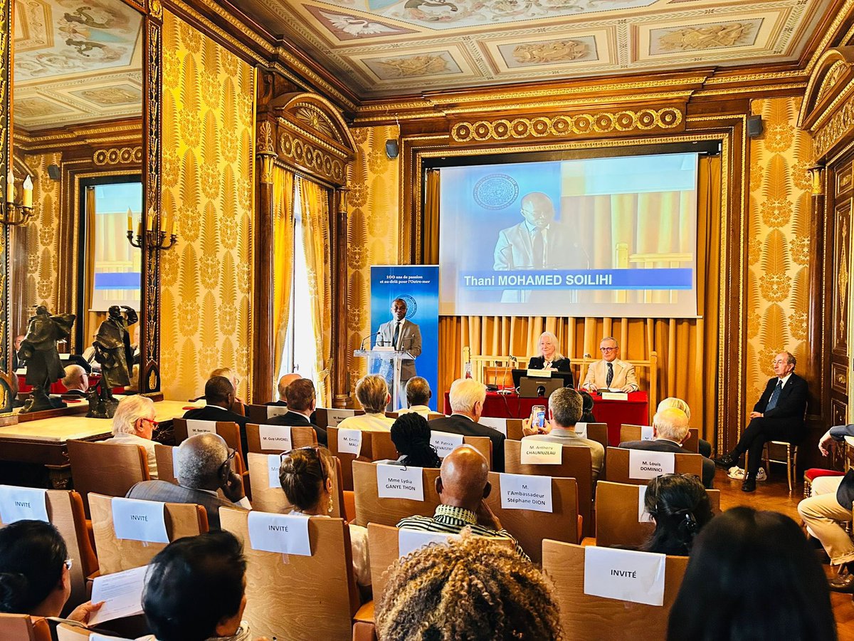 TMohamedSoilihi's tweet image. Hier à l’Académie des Sciences d’Outre-mer pour une séance consacrée à la #Francophonie ! @ASOutreMer
Occasion de dresser un premier bilan des engagements du XIXe Sommet de la Francophonie : mobilité des jeunes, entrepreneuriat et innovation, formation et éducation, numérique…