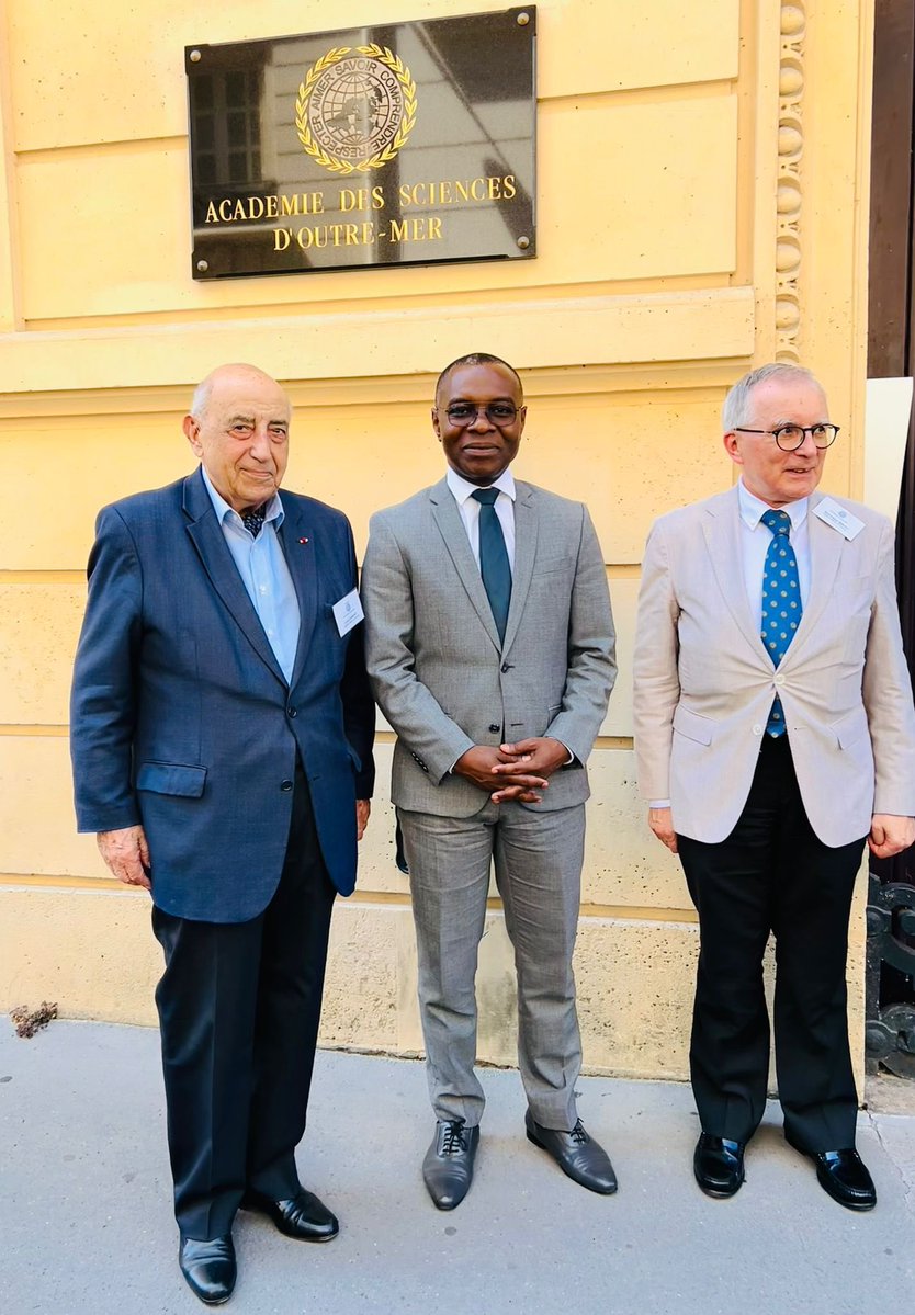 TMohamedSoilihi's tweet image. Hier à l’Académie des Sciences d’Outre-mer pour une séance consacrée à la #Francophonie ! @ASOutreMer
Occasion de dresser un premier bilan des engagements du XIXe Sommet de la Francophonie : mobilité des jeunes, entrepreneuriat et innovation, formation et éducation, numérique…
