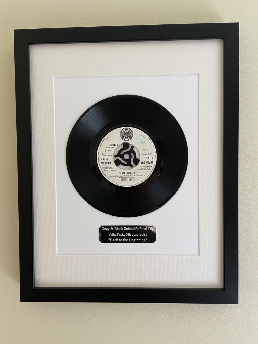 My1stRecord's tweet photo. We celebrate the final #BlackSabbath #backtothebeginning gig at Villa Park in Brum by showcasing this #blacksabbathvinyl framed record (where it all started in 1970 for #blacksabbathfans fans) from our #myfirstrecord📷 #RockandRollHallofFrame Gallery

@BlackSabbath @OzzyOsbourne https://t.co/oYRh2ZkQrl