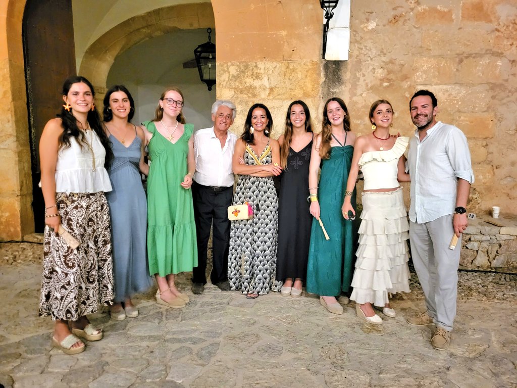 Sopar d'estiu <a href="/FMontisionS/">Fundació Monti-Sion Solidària</a> 
Orgullosos del nostre alumnat compromès 💫 <a href="/ColeMontesion/">Colegio Montesión</a>
