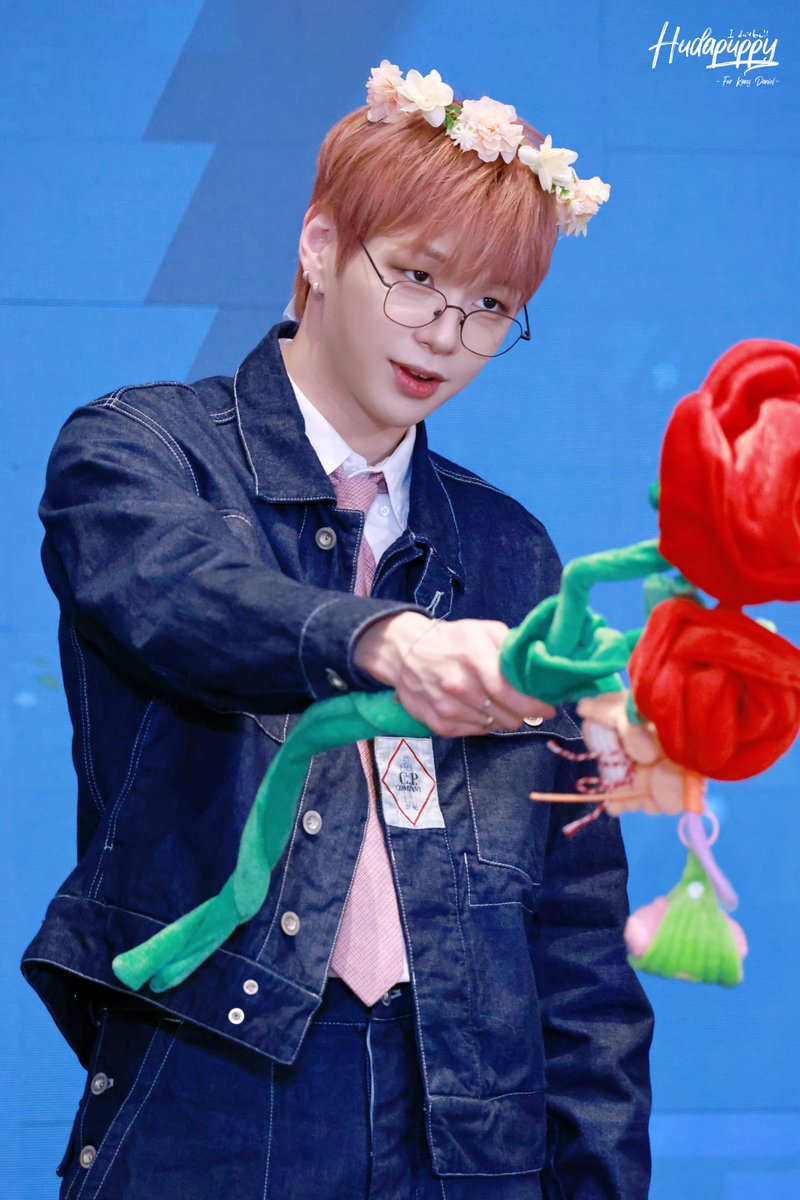 250704 SHANGHAI 팬싸

🌹😡

#강다니엘 #KANGDANIEL
