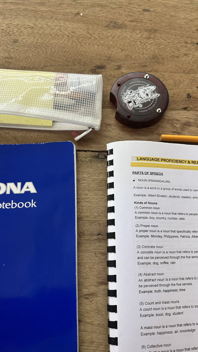 overachievvr's tweet image. hey im casey! 
lets be #studytwt moots!! ·˚. ✶

about me ┈ ⋆ ꒰📓꒱

∙ he/him 🐈‍⬛
∙ 07, APMed freshie @ SLU 🖇️
∙ future MD 🩺 
∙ enfj, taurus 🎧
∙ eng/filo, baguio city ☁️ 
∙ drummer, bookworm, average drummer 🎵

#studytwtph #studyacc #archivetwt #lifetwt