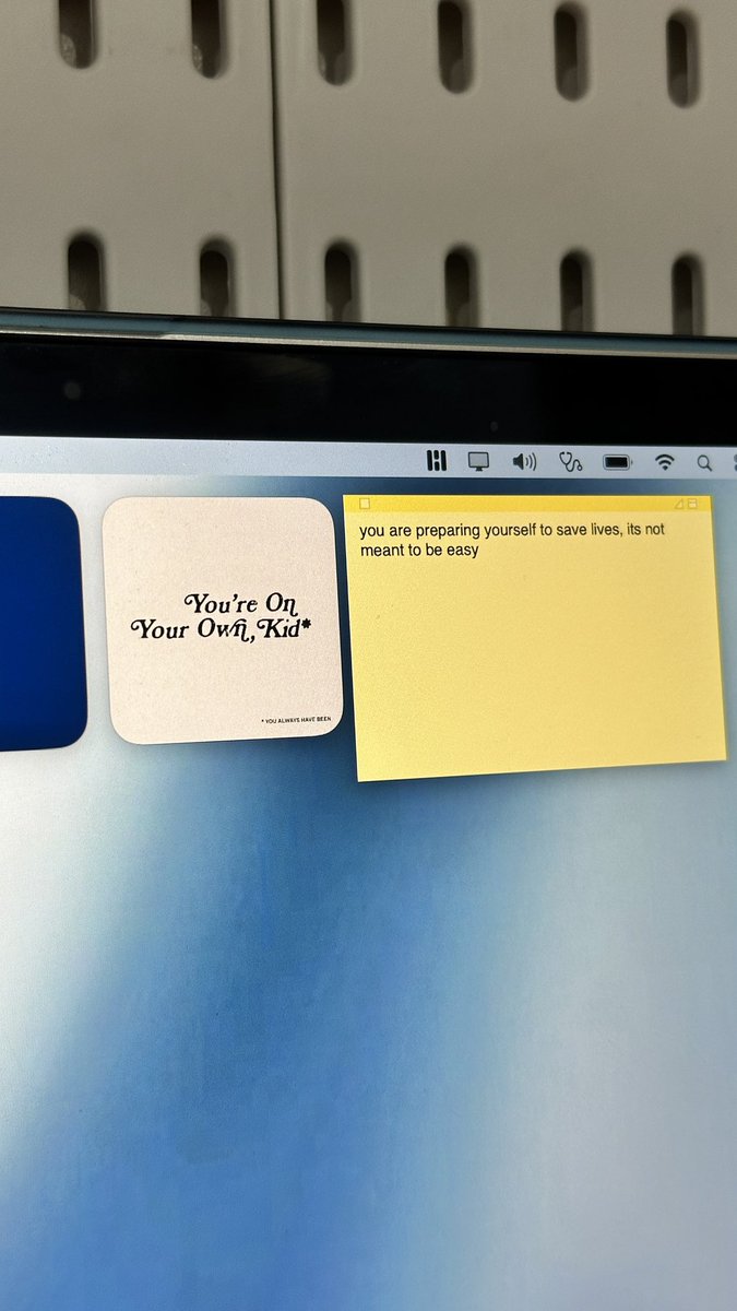 overachievvr's tweet image. hey im casey! 
lets be #studytwt moots!! ·˚. ✶

about me ┈ ⋆ ꒰📓꒱

∙ he/him 🐈‍⬛
∙ 07, APMed freshie @ SLU 🖇️
∙ future MD 🩺 
∙ enfj, taurus 🎧
∙ eng/filo, baguio city ☁️ 
∙ drummer, bookworm, average drummer 🎵

#studytwtph #studyacc #archivetwt #lifetwt