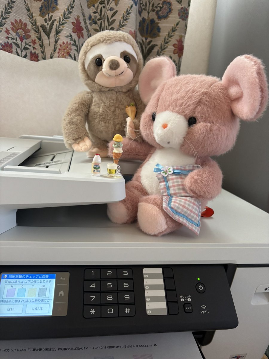 natsukosama's tweet image. 複合機、優雅にセットアップ中〜