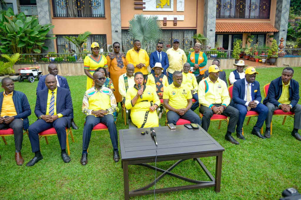 ARwakajaraMP's tweet image. Very productive day yesterday as we set off to accompany our sister Rt. Hon @AnitahAmong for nomination after addressing a press conference at her residence.
After successful nomination, we went to meet and interact with some of our many voters/ supporters at Hotel Africana.…