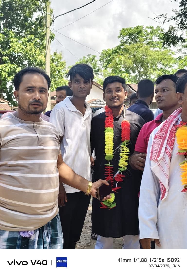 RImdad23's tweet photo. Dear #Sahanlxr, heartfelt congratulations on becoming the President of the #AppinDinnatpur Gaon Panchayat. We believe that under your young and dynamic leadership, the village will see new progress. https://t.co/gKC3ZeRCFU