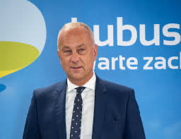 Jabłoński nadal jest marszałkiem województwa lubuskiego (niewyrzucony z PO).
Minęło 10 dni od jego bandyckiego zachowania na drodze.
#odliczamy