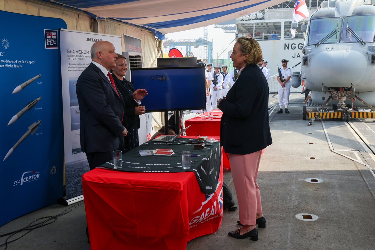 HMS_Richmond's tweet image. We had a busy time on our visit to #Jakarta 🇮🇩 Some highlights:
✔️ Hosted Defence Industry days, helping grow the UK economy
✔️Cut the cake at the King's Birthday party
✔️ Paid our respects to the fallen
✔️Hosted HM Ambassador for a VIP dinner
@COMUKCSG
@RoyalNavy
#CSG25