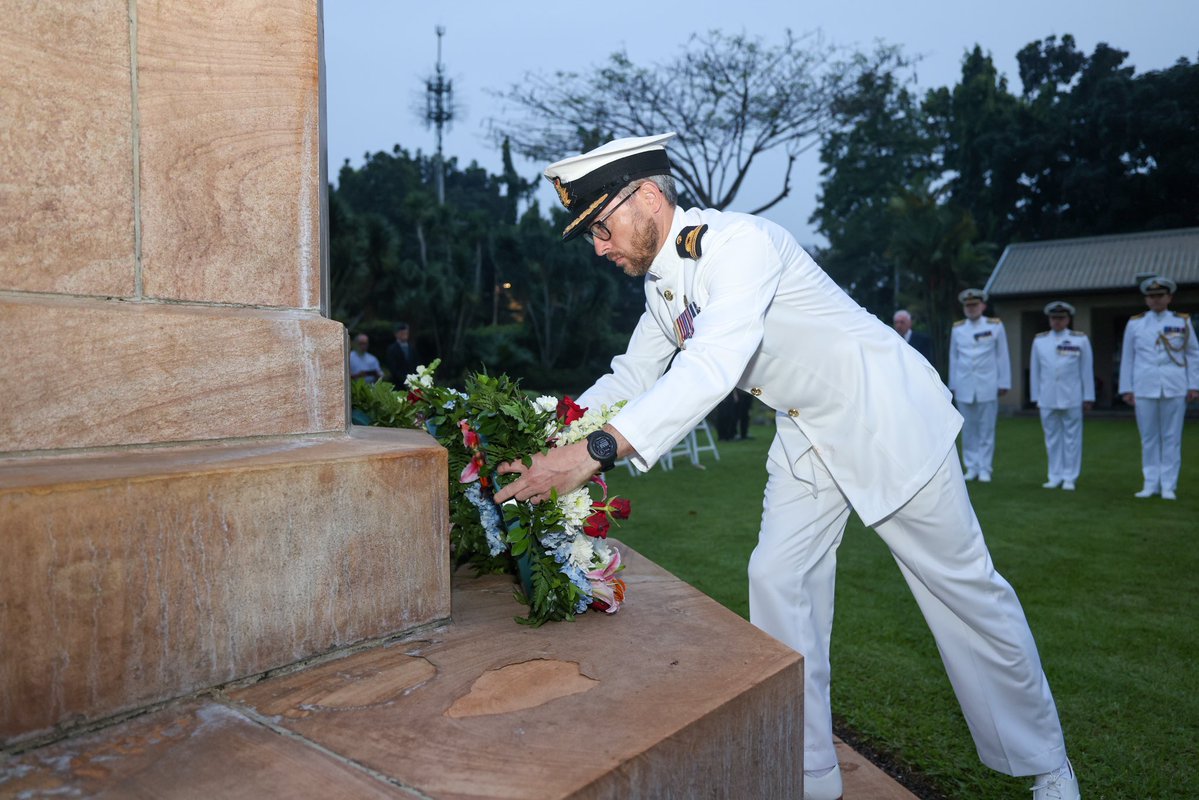 HMS_Richmond's tweet image. We had a busy time on our visit to #Jakarta 🇮🇩 Some highlights:
✔️ Hosted Defence Industry days, helping grow the UK economy
✔️Cut the cake at the King's Birthday party
✔️ Paid our respects to the fallen
✔️Hosted HM Ambassador for a VIP dinner
@COMUKCSG
@RoyalNavy
#CSG25