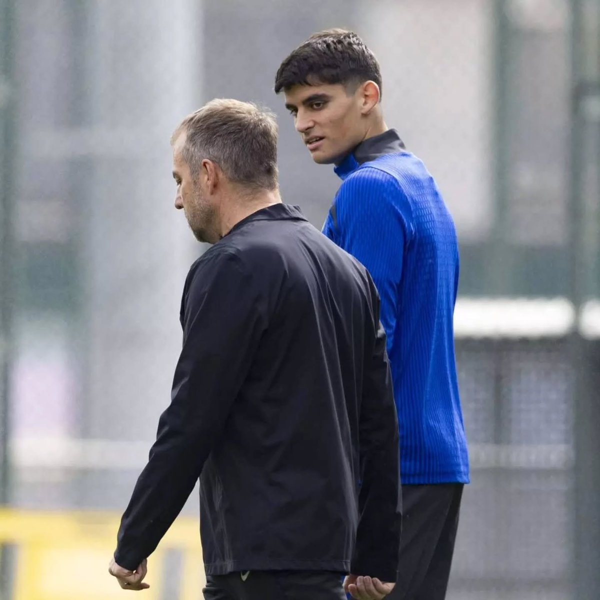 Bojan Krkic Sr: "Barça needs another left-back. Balde and Gerard Martín are solid, but a long season demands depth. Flick wants a modern full-back—aggressive, intelligent, and versatile. Hato, Van de Ven, Theo, and Grimaldo are all ideal fits for this evolving role."