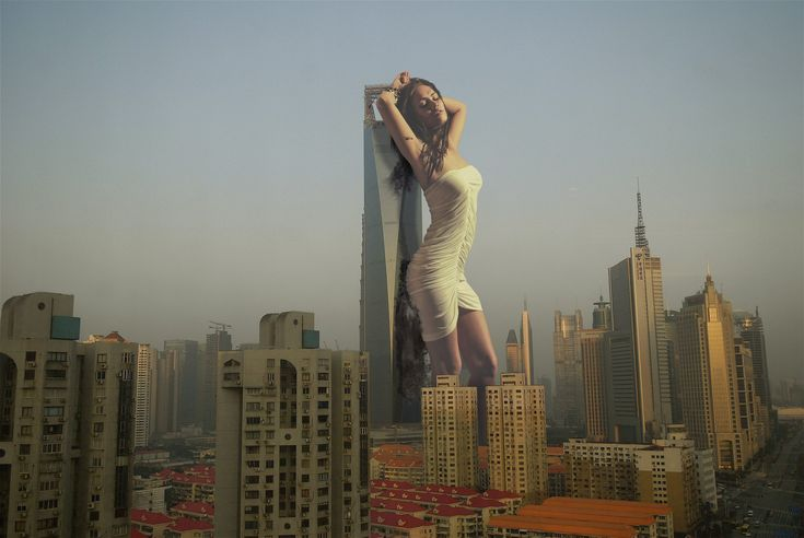 OFTHECANYON's tweet image. There’s something irresistibly appealing about being a giant, beautiful woman who towers over the inhabitants of her city