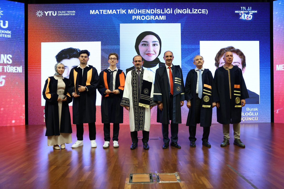 YTÜ Kimya-Metalürji Fakültesi mezunlarımız, geleceğe mühendisliğin disiplinlerarası gücüyle yürüyecek.

YTÜ Rektörümüz Prof. Dr. Eyüp Debik, 2025 yılının son mezuniyet töreninde konuştu: 

“Bilim yolunda merak ve sabırla ilerlerseniz başarıyı; toplumsal hayatta saygı ve özveriyle