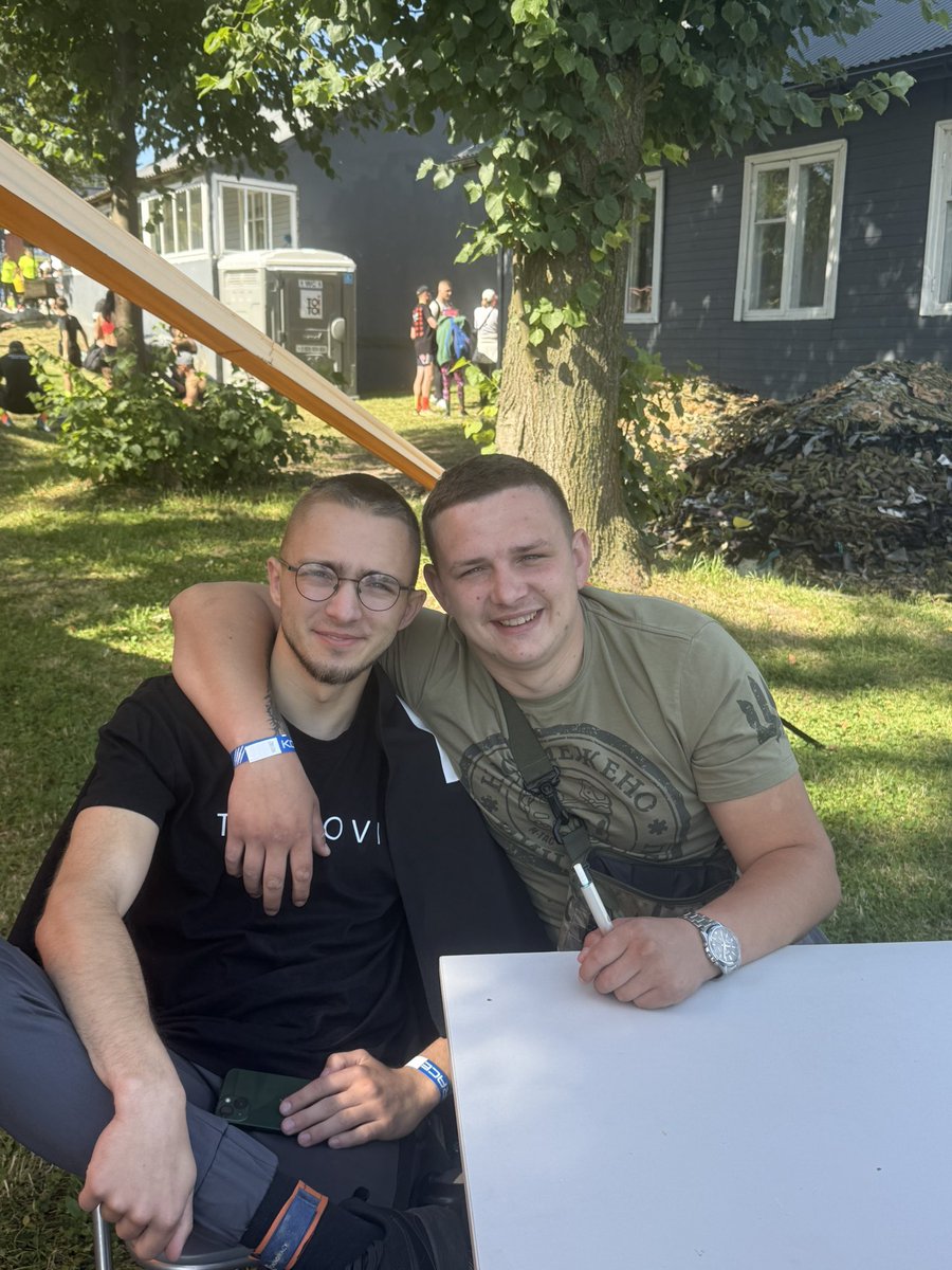 Джміляра (@tolocenko21411o) on Twitter photo На кого схожий? <a href="/sternenko/">Serhii Sternenko ✙</a> На кого схожий? <a href="/sternenko/">Serhii Sternenko ✙</a>